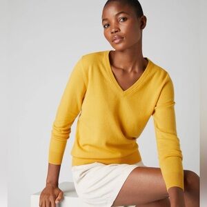 ⭐️Lord & Taylor Cashmere Sweater⭐️